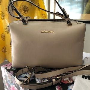 LOVE MOSCHINO - 🎉🎉SALE ENDS 3/9🎉🎉